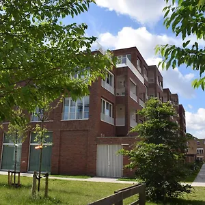 Large Penthouse - Private Parking - In A Beautiful Domain Antwerpen